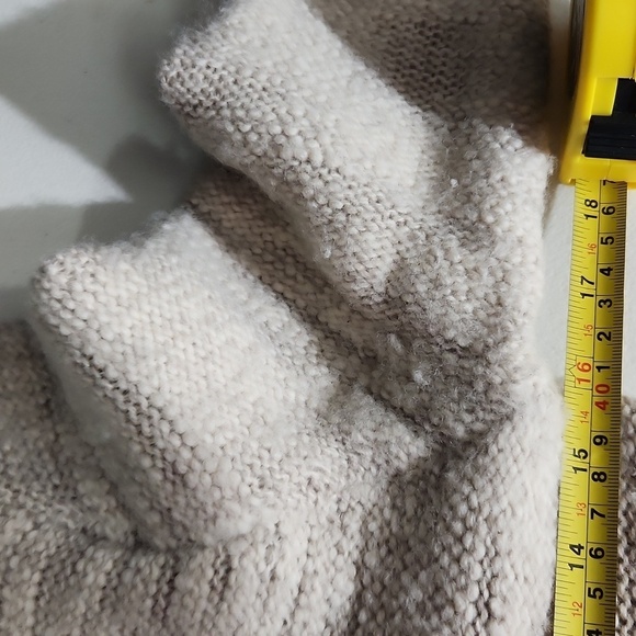 Banana Republic Cardigan Sweater Size XS  Wool Tan Cream - Picture 14 of 15